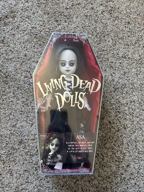 Asa Collectible Doll - Living dead doll